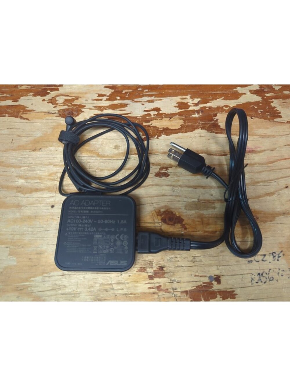 Genuine 65W Asus AC DC Wall Adapter 19V 3.42A PA165093 5,5x2,5mm Tip OEM